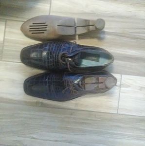 Alligator shoes